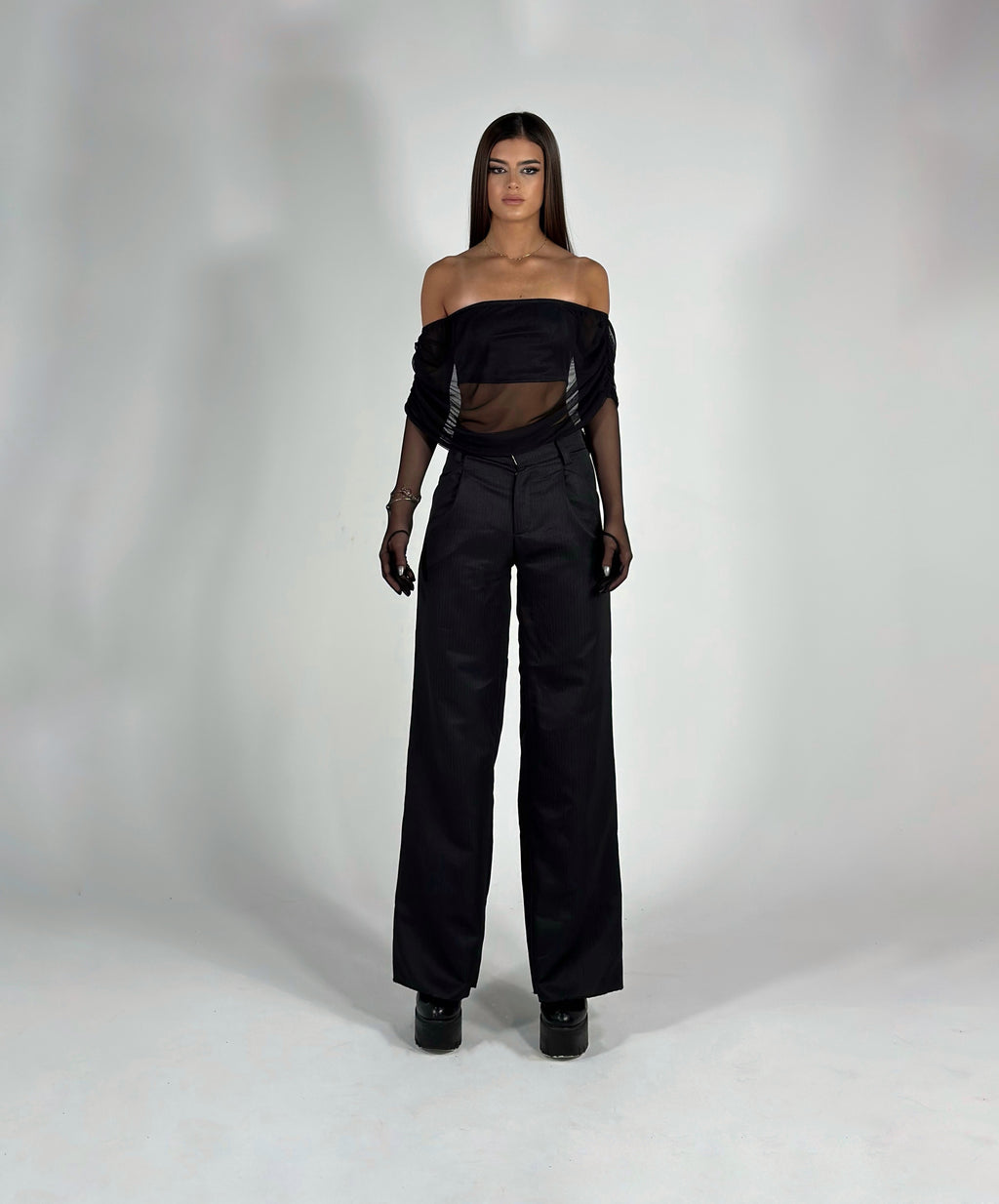 BLACK GLOVES TOP