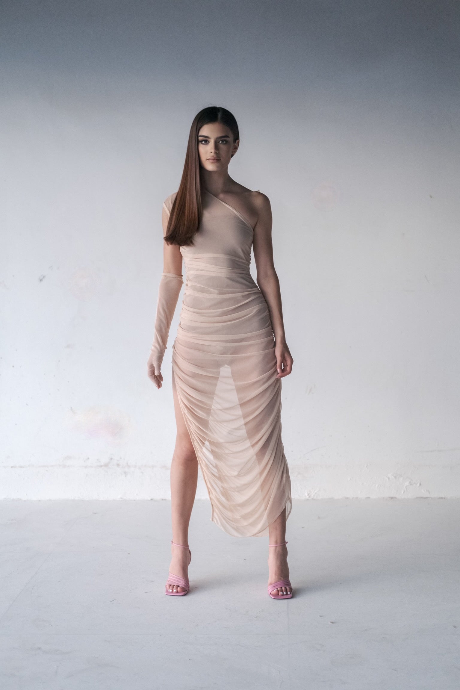 MIDI NUDE DRESS – BLACK VENUE