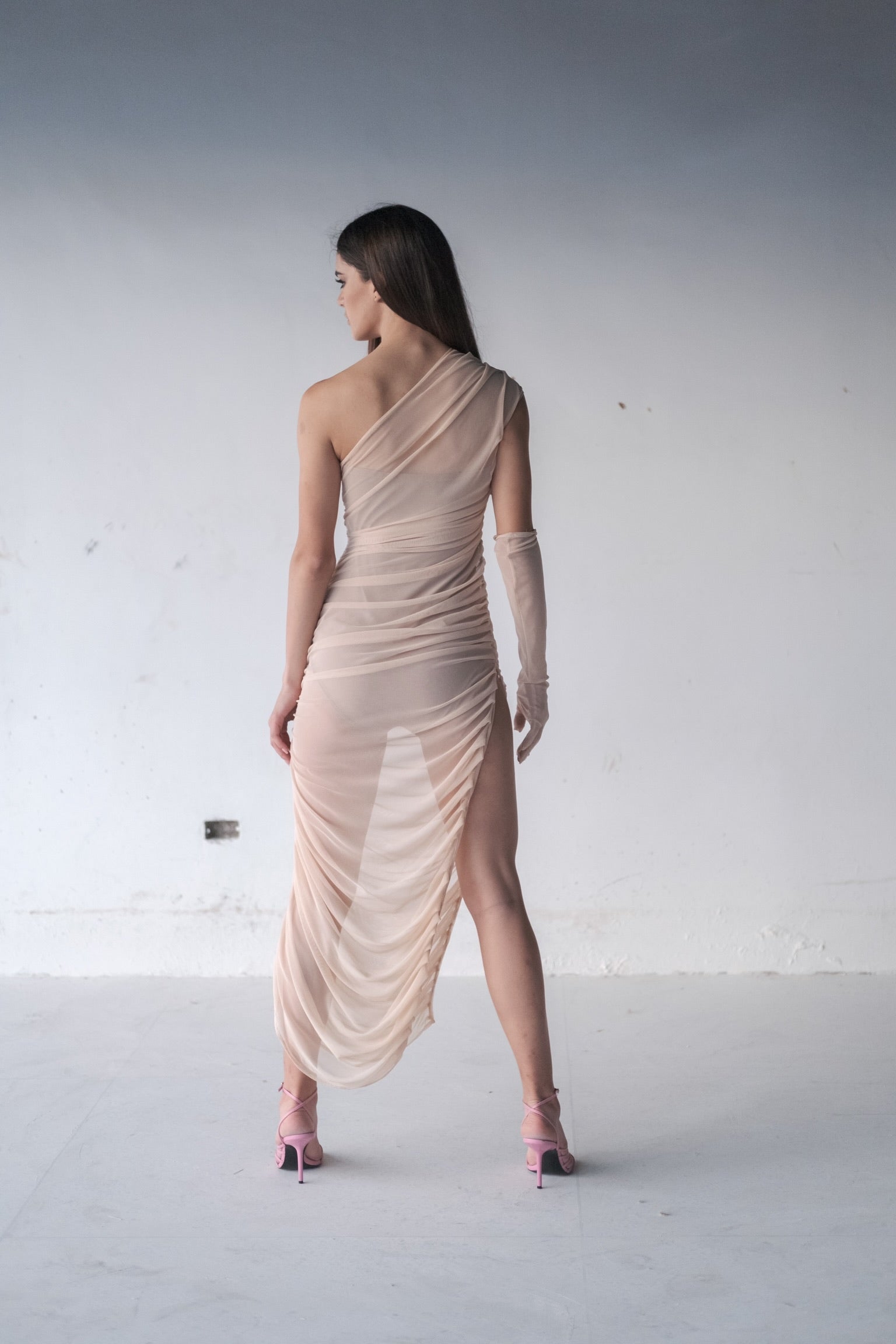 MIDI NUDE DRESS BLACK VENUE MIDI NUDE DRESS BLACK VENUE